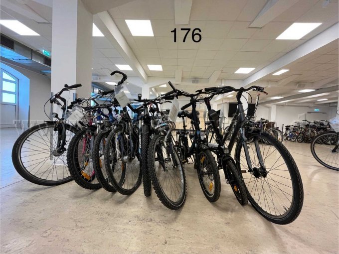 Übersicht Konvolut (von links nach rechts): Velo De Ville, T & Y Trade, Scott, Compel, Bergamont, Stevens, McKenzie, SmartEC, AVDL EU, Bocas