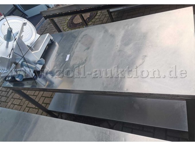 Edelstahltisch B 160 cm x T 70 cm x H 85 cm / Ansicht von oben / Delle sichtbar