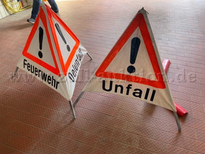 Aufgestellte Faltsignale Rückseite