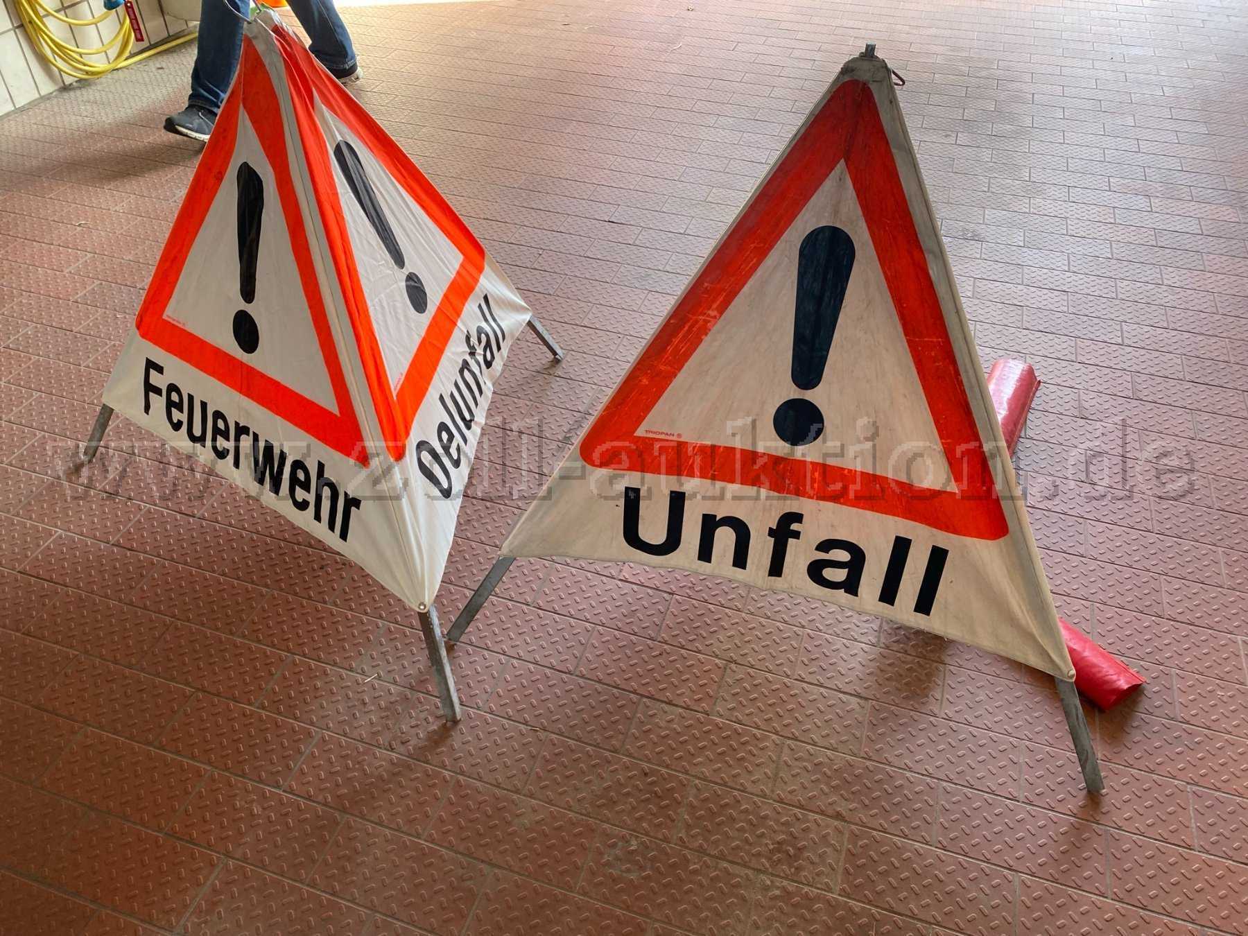 Aufgestellte Faltsignale Rückseite