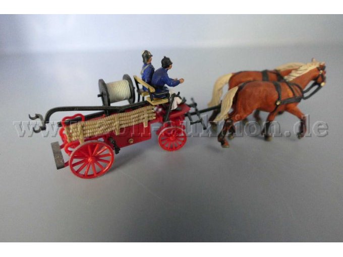 Feuerwehr Handdruckspritzen Modell Preiser 30425 mit Fuhrwagen  Ansicht von der Seite