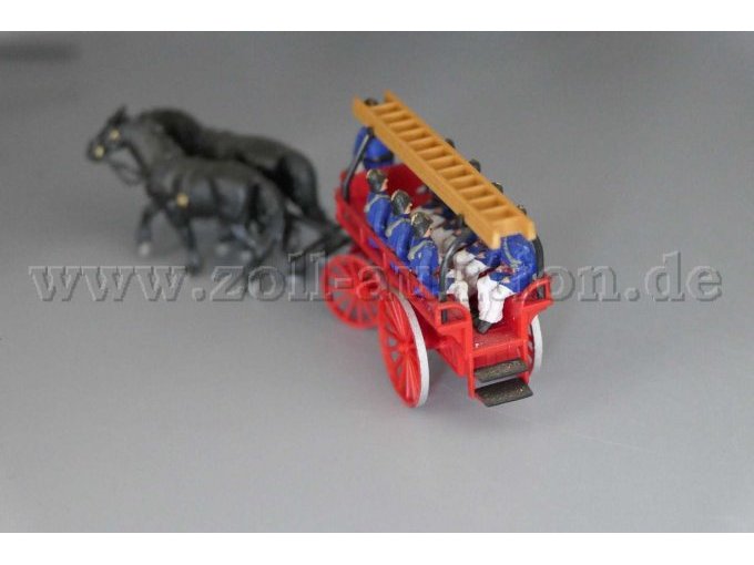 Feuerwehr Mannschaftswagen Modell Preiser 30427 mit Fuhrwerk Ansicht von hinten