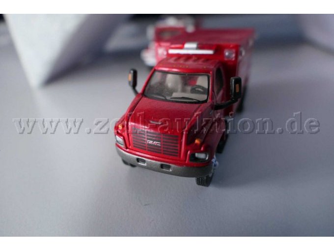 Boley GMC Fire Dept Ambulance Ansicht von vorne