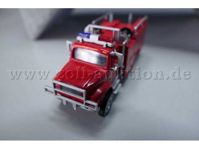 Gerätewagen Feuerwehr Ansicht von vorne