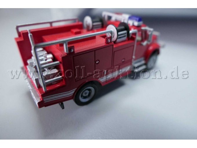Gerätewagen Feuerwehr Ansicht von der Seite