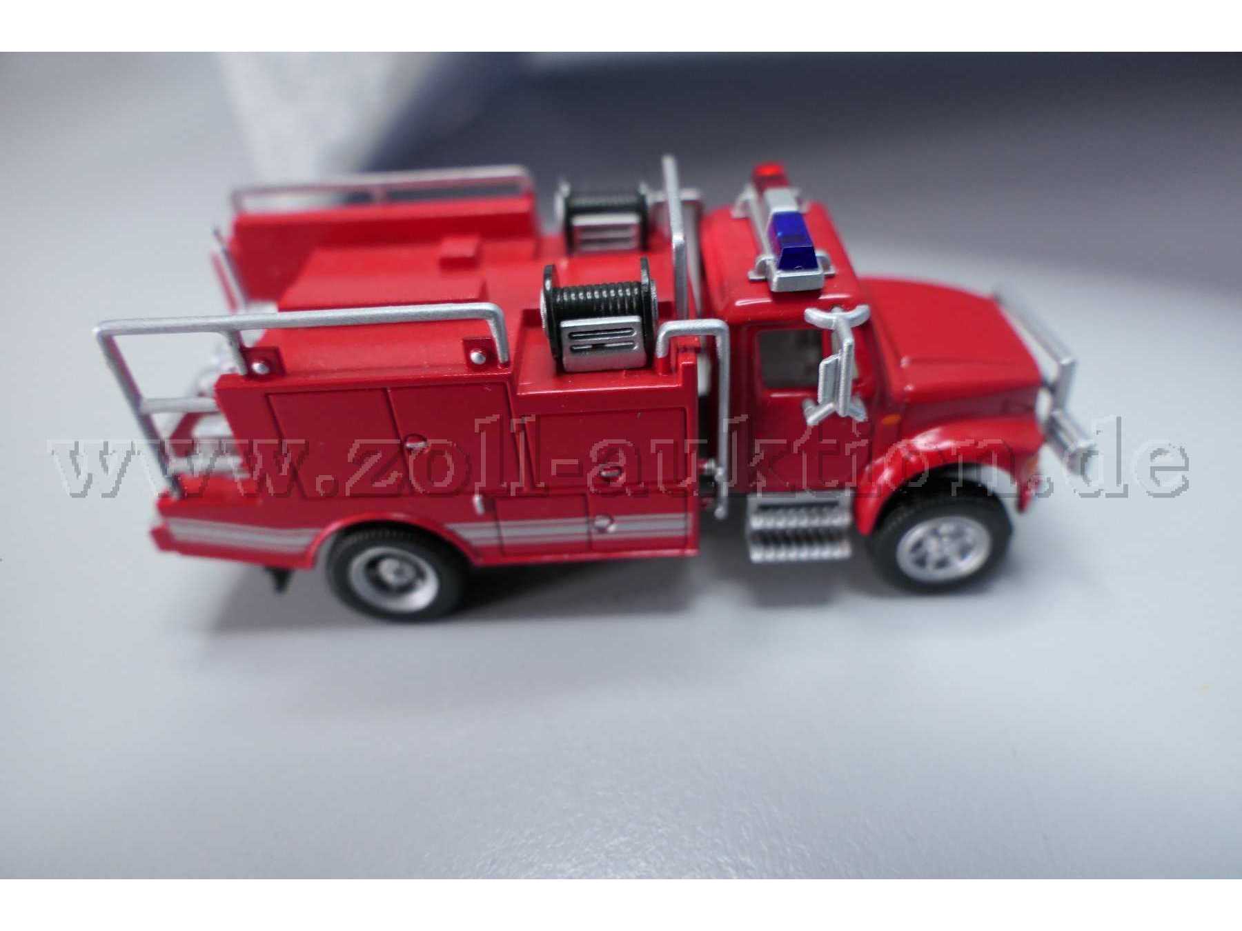 Gerätewagen Feuerwehr Ansicht von der Seite