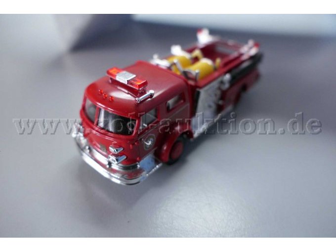 Busch Feuerwehr Pumpenwagen La France Ansicht von der Seite