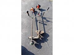 1 Stihl Gerät
1 Echo Gerät