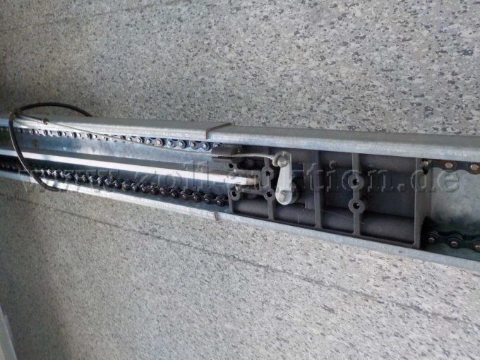 Detailbild Schiene der Öffnungs-Automatik