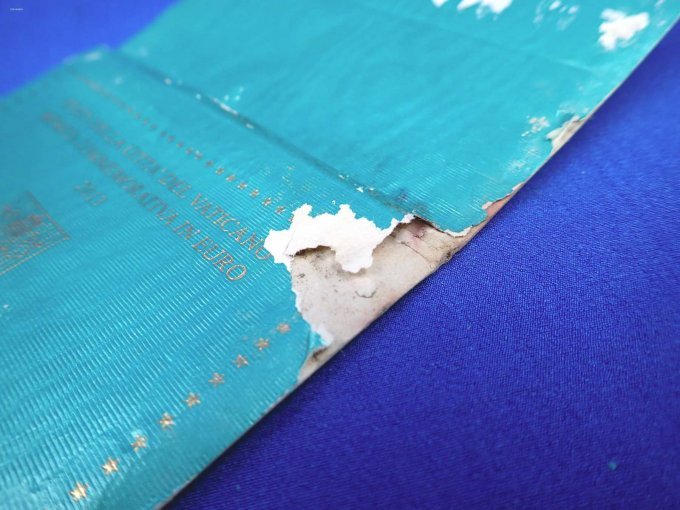 Klappfolder zerrissen