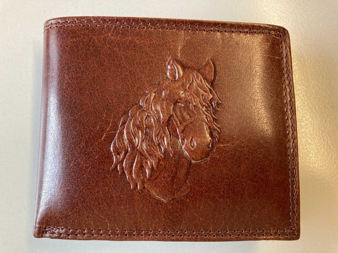 Ansicht Geldbörse braun mit Pferdekopf