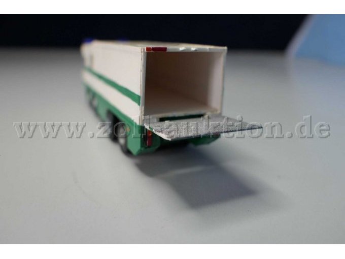 Die Klappe geöffnet