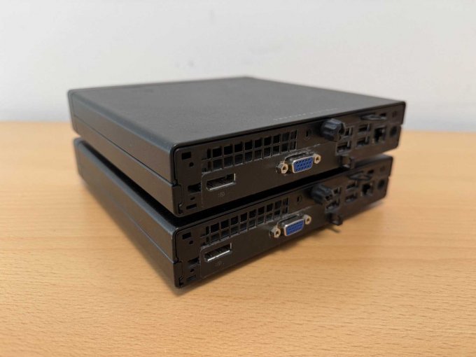 2x HP ProDesk 400 G1 GM Desktop-Mini PC 
Ansicht von hinten