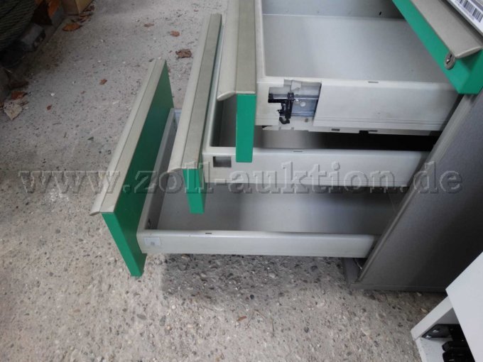 Hali Rollcontainer
Schubladenseiten ausgebrochen