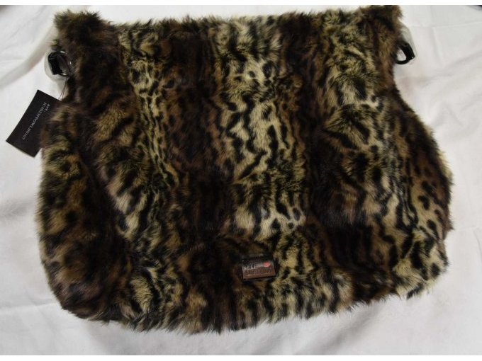 1 Handtasche mit Kunstfell „Love Moschino“