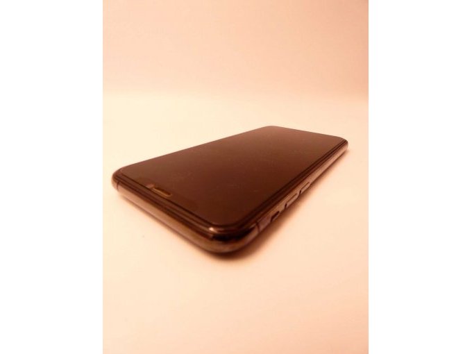 IPhone 11 Pro_ Ansicht obere Seite/ linke obere Ecke/ linke Seite