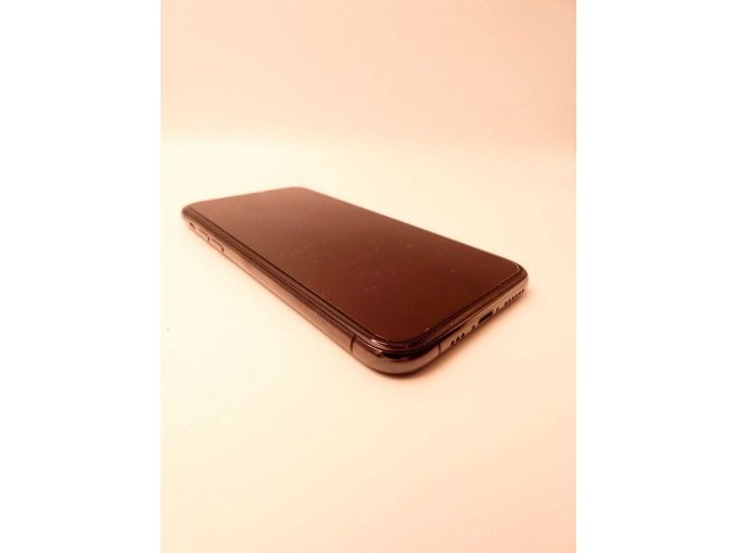 IPhone 11 Pro_ Ansicht untere Seite/ linke Ecke/ linke Seite