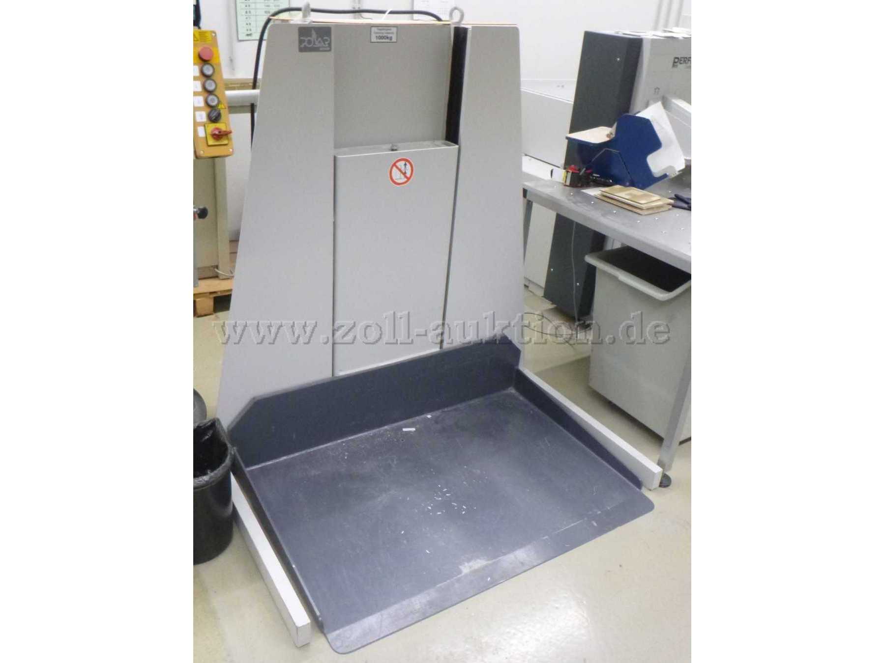 1x Heidelberg Polar Stapellift