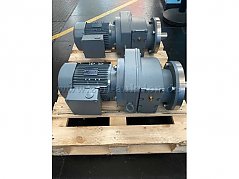 Beide Motore liegend, Ansicht von schräg oben