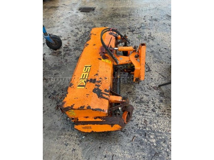 2 Kehrbesen / Kehrmaschine Iseki KL-150 und Heros SM 12.5 – foto 6 – kavel bij Zoll-Auktion, Apen