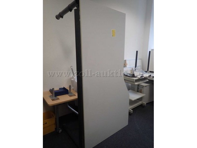 Tisch mit Rechtsausleger,
200 x 100/80 cm