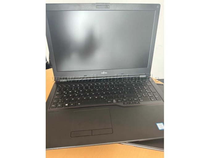Laptop augeklappt
