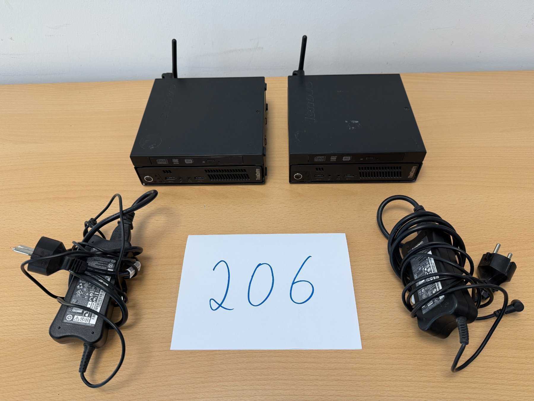 Lenovo ThinkCentre M92 3235 – Tiny Desktop mit Netzteilen
Gesamtansicht