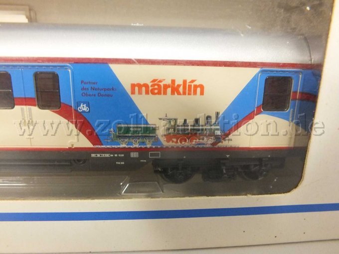 Detailaufnahme der Beschriftung am Wagen