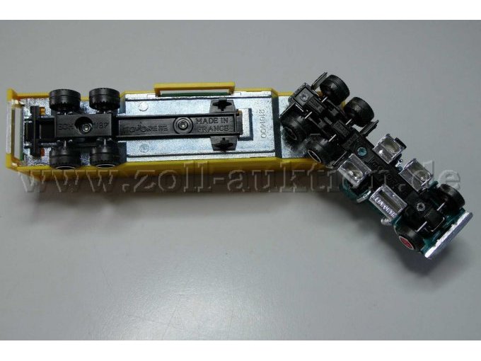 Majorette Sattelzug Kenworth Viehtransporter Ansicht von unten