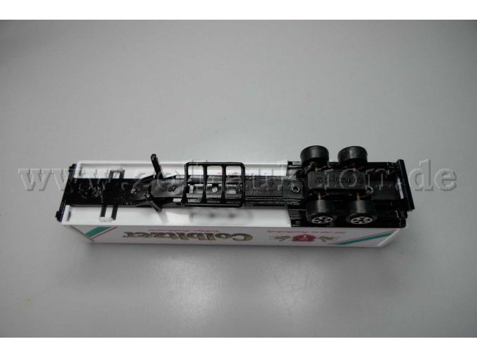 Majorette Sattelzug Colbitzer Heidebrauerei Ansicht von unten zerlegt