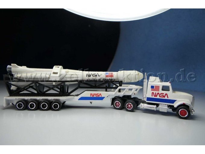 Majorette Sattelzug Nr. 610 NASA Raketen Transporter Ansicht von der Seite