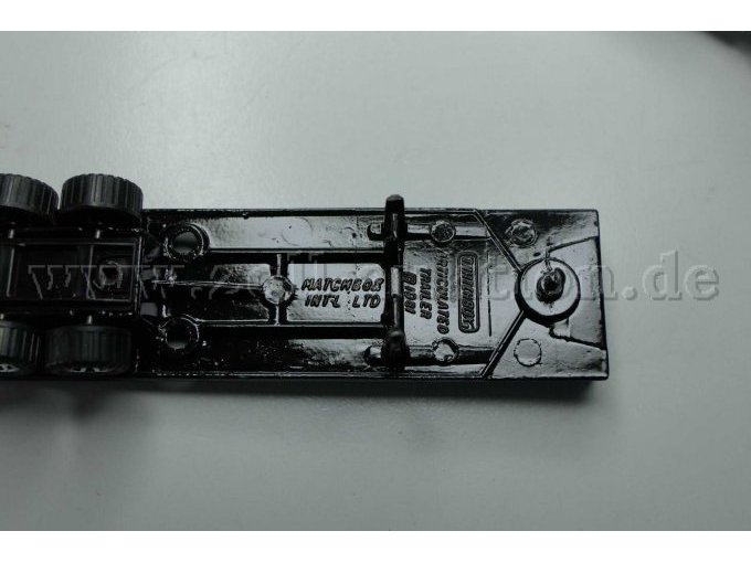 Matchbox Sattelzug mit zwei Containern Federal Express Ansicht von unten zerlegt