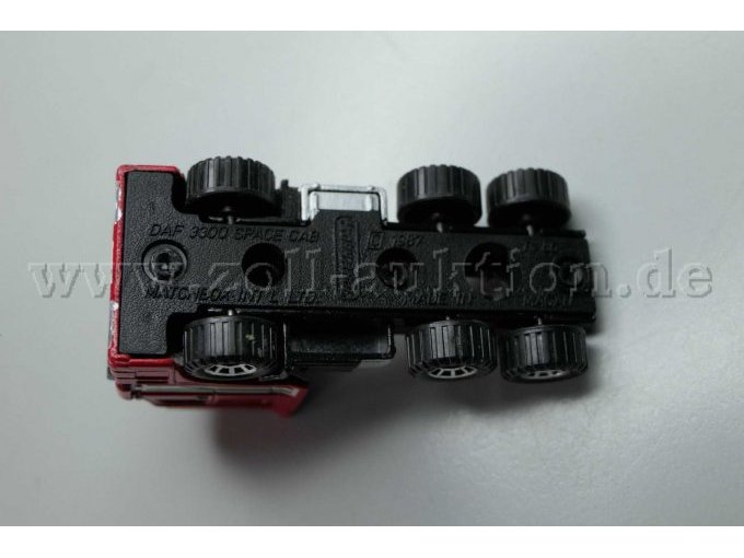 Matchbox Sattelzug Ferrari Ansicht von unten