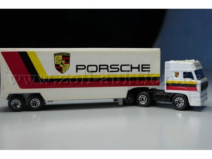 Matchbox Sattelzug Porsche Ansicht von der Seite