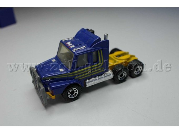 Matchbox Sattelzug mit zwei Containern VARTA Batteries Ansicht von der Seite