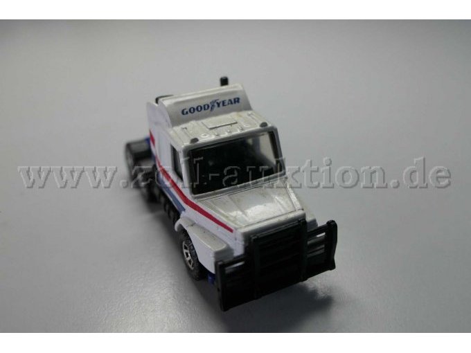 Matchbox Sattelzug Good Year Vector Ansicht von vorne
