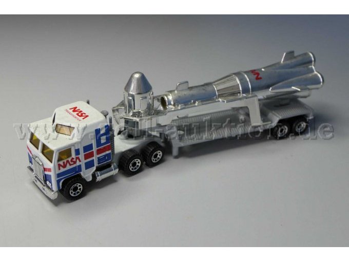 Matchbox Sattelzug NASA Rocket Transporter Ansicht von der Seite