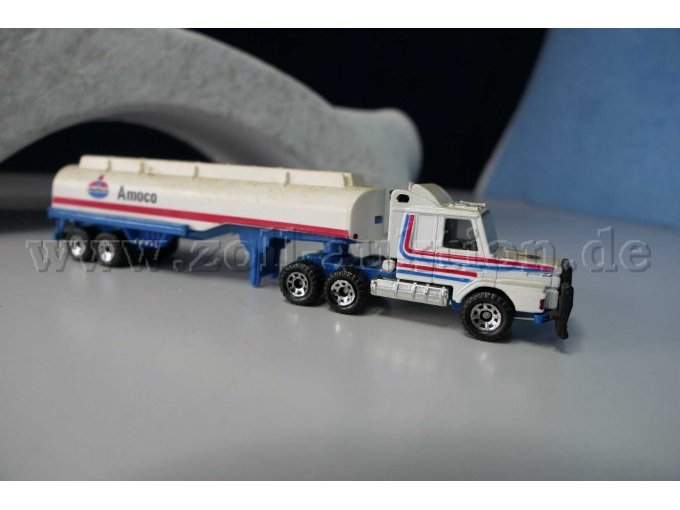 Matchbox Sattelzug Benzintransporter Amoco Ansicht von der Seite