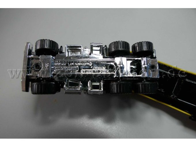 Matchbox Sattelzug Benzintransporter Supergas Ansicht von unten