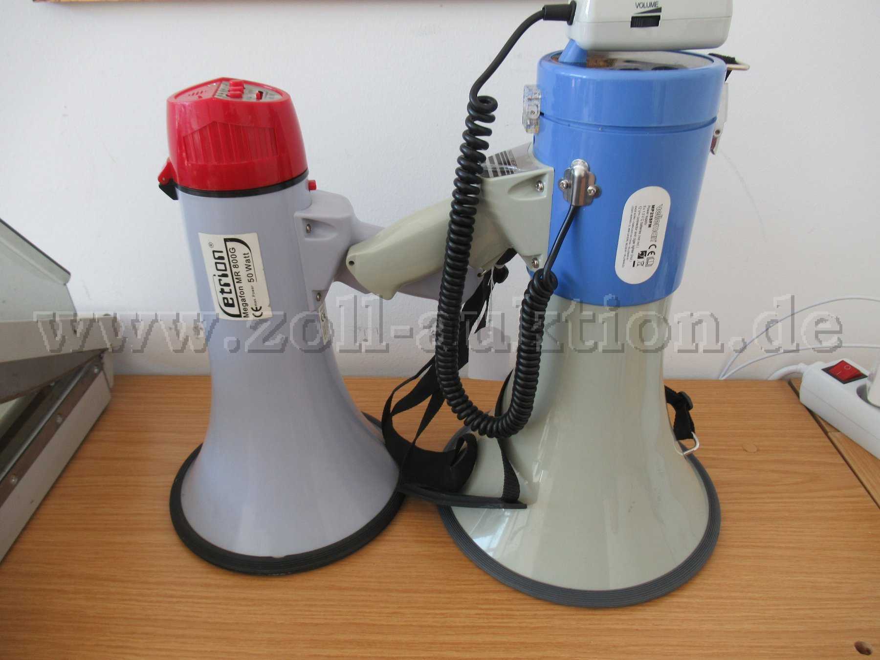 Ansicht beider Megafone