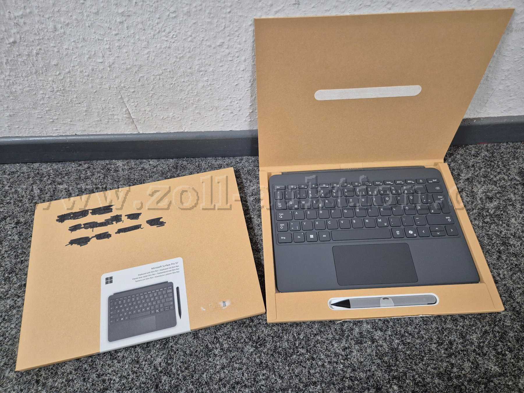 2 Microsoft Surface Pro 12 tuuman näppäimistöä Slim Penillä