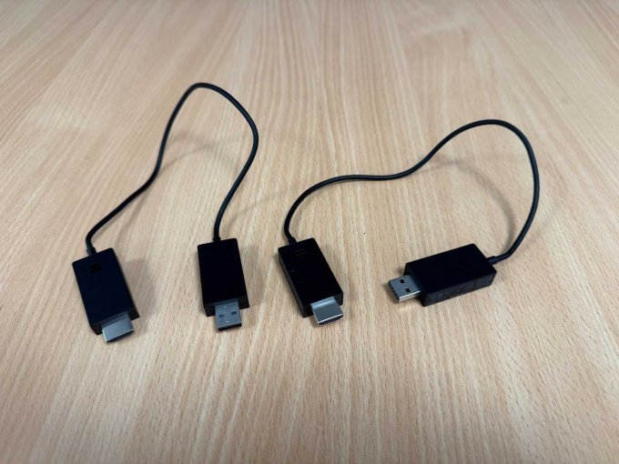 Microsoft Wireless Display Adapter – MIRACAST – Modell 1733
Ansicht von oben
