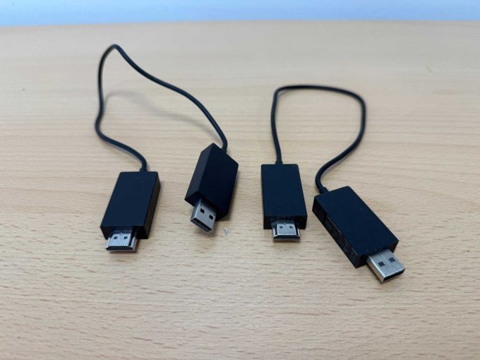 2x Microsoft Wireless Display Adapter – MIRACAST – Modell 1733
Rückseite