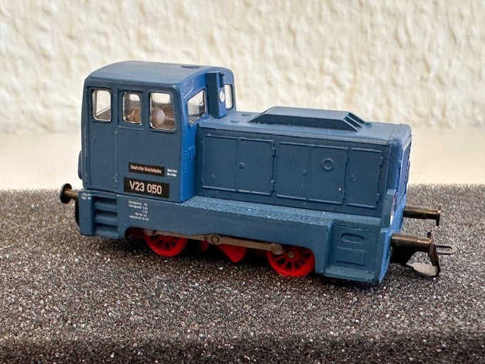 Diesellokomotive V23 Gesamtansicht seitlich