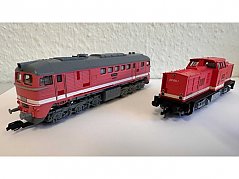 Dieselloks V200 (links) und BR110 (rechts)