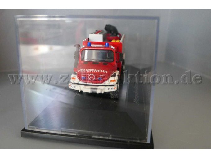 MB Zetros 6x6 Feuerwehr/ Schlauchboot Ansicht von vorne