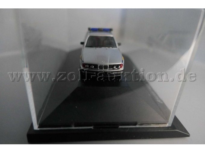 BMW M5 535i Highway Patrol Ansicht von vorne