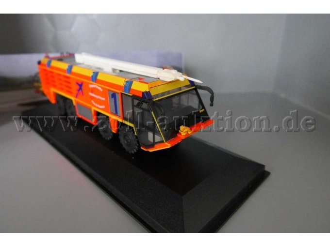 Ziegler-Flugfeldlöschfahrzeug Z8 Hamburg Ansicht von vorne