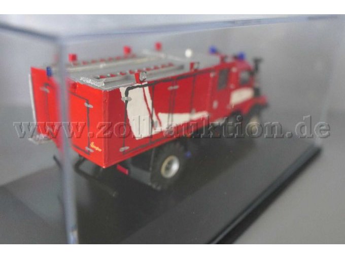 MB Zetros 4x4 Feuerwehr Ansicht von der Seite