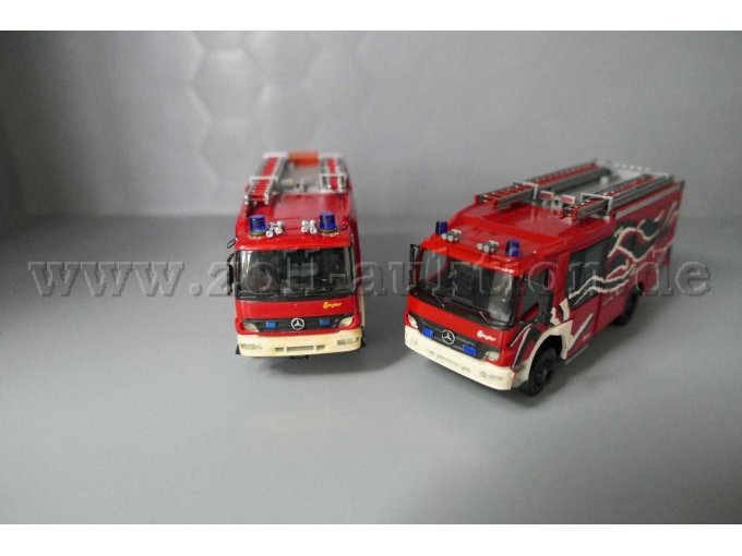 Modellfahrzeuge Mercedes Benz Feuerwehren Gesamtansicht von vorne